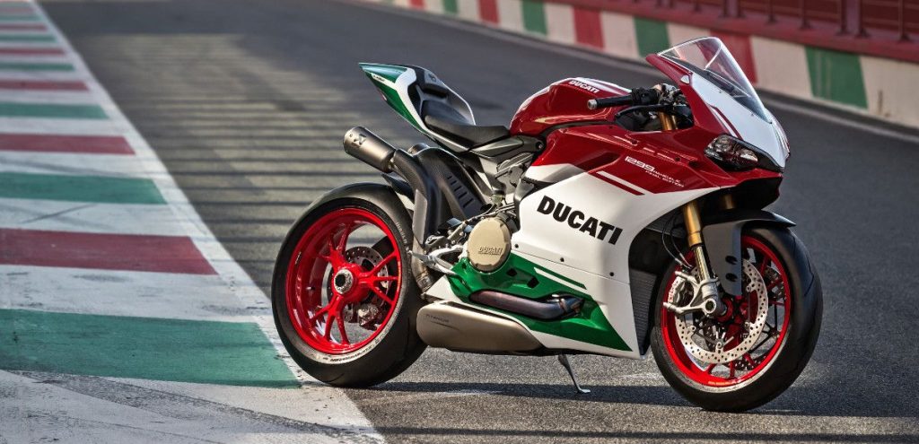 la nuova Ducati 1299 Panigale R Final Edition tributo al motore bicilindrico protagonista del Mondiale Superbike dal 1988