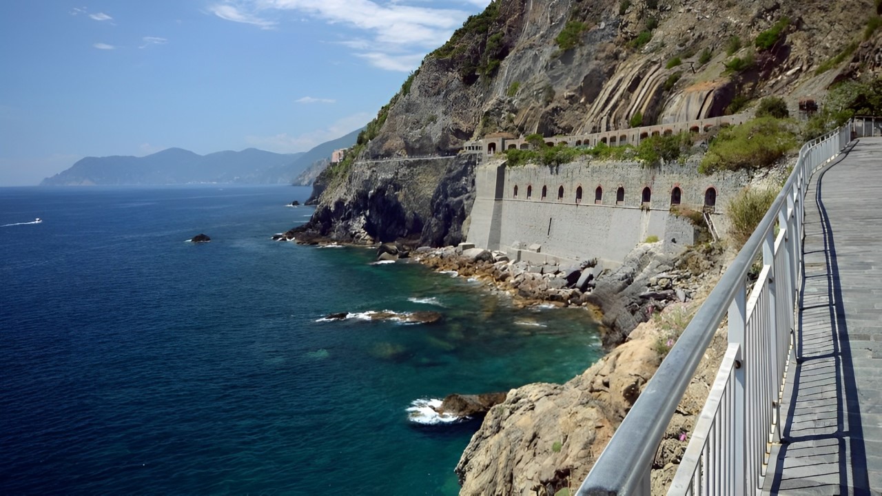 Via dell'Amore, riapre dopo 12 anni il romantico percorso delle Cinque Terre