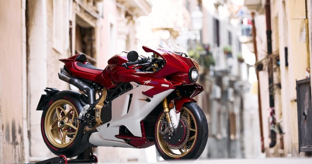 MV Agusta Superveloce 1000 Serie Oro: gioiello di tecnologia da oltre 70 mila euro!