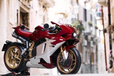 MV Agusta Superveloce 1000 Serie Oro: gioiello di tecnologia da oltre 70 mila euro!